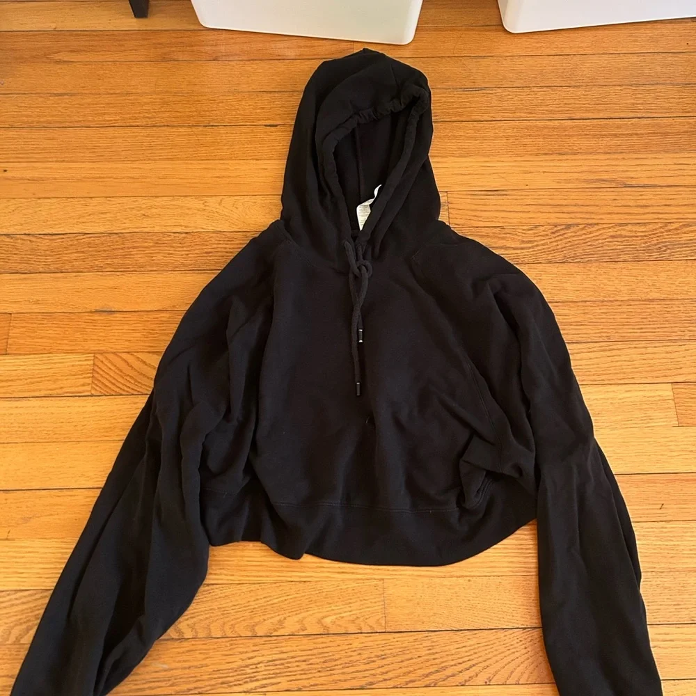 ALO Yoga Black Hoodie - Picture 3 of 3